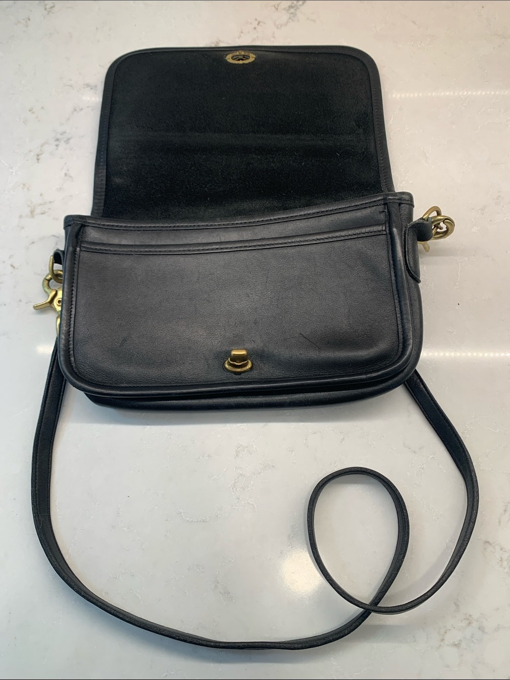 Vintage 80s Coach 9755 Penny Pocket Black Leather Flap Bag - Picture 5 of 9